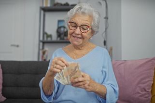 FitŽivot | Důchody v číslech: Vyšší než průměrnou penzi pobírá více jak polovina seniorů